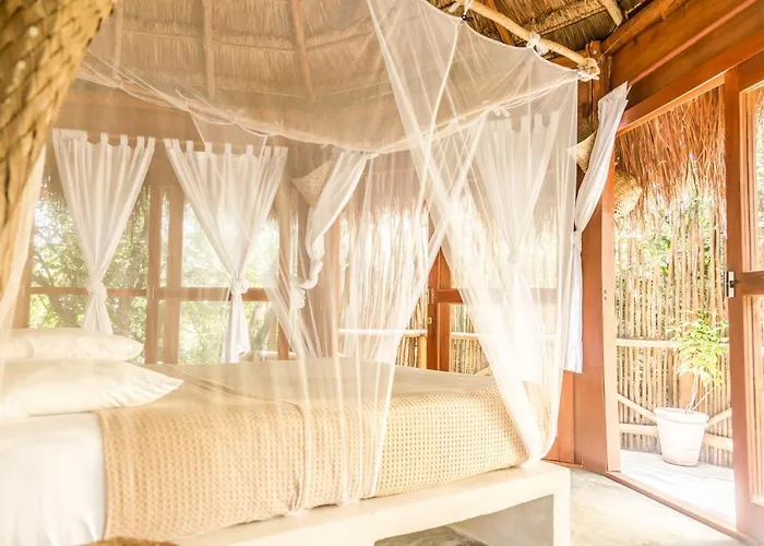 Mamasan Treehouses & 4* Tulum