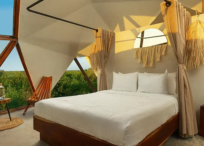 Mamasan Treehouses & Tulum