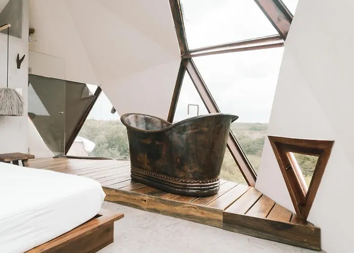 Hotel Mamasan Treehouses & Tulum