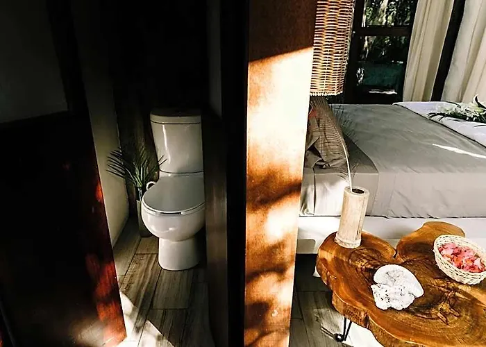 Hotel Mamasan Treehouses & Tulum