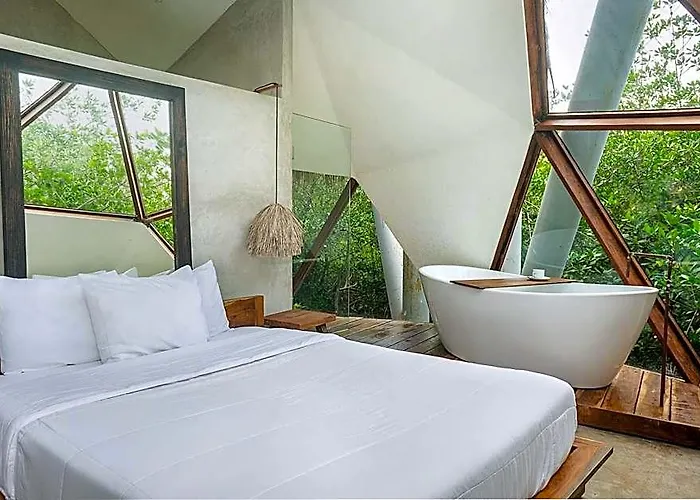 Mamasan Treehouses & Hotel 4*