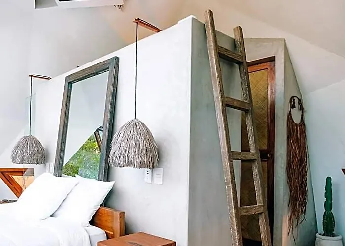 Mamasan Treehouses & Hotel Tulum