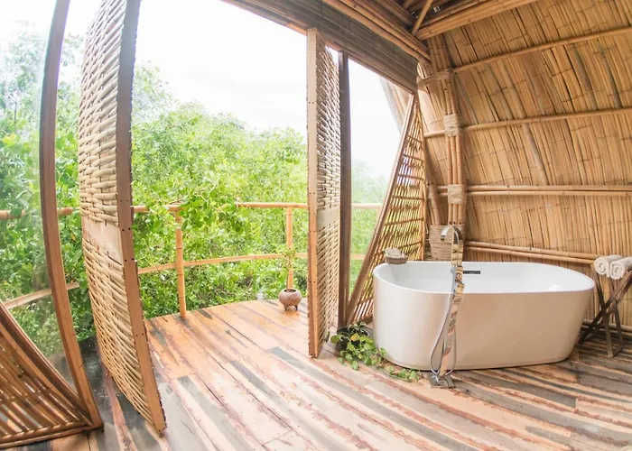 Mamasan Treehouses & Tulum